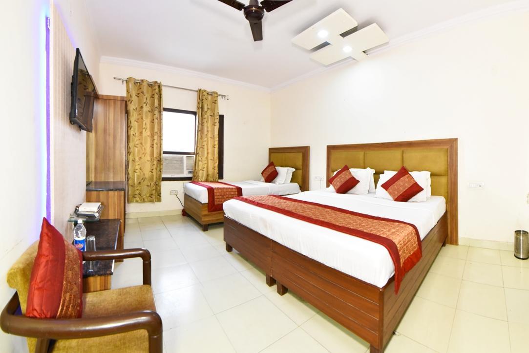 אמריצר Hotel B-Comfort מראה חיצוני תמונה