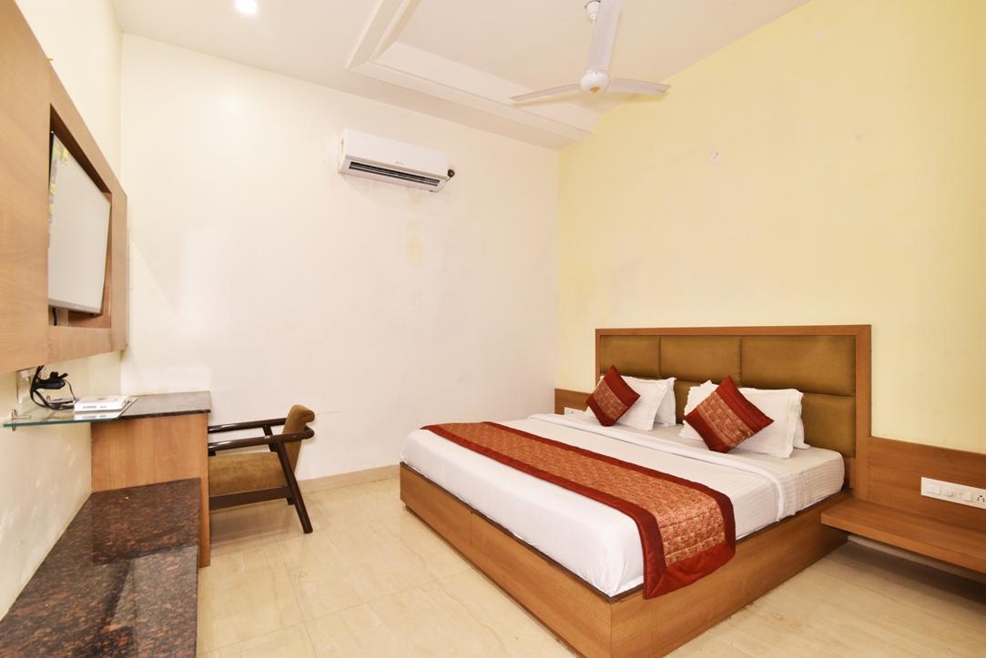 אמריצר Hotel B-Comfort מראה חיצוני תמונה