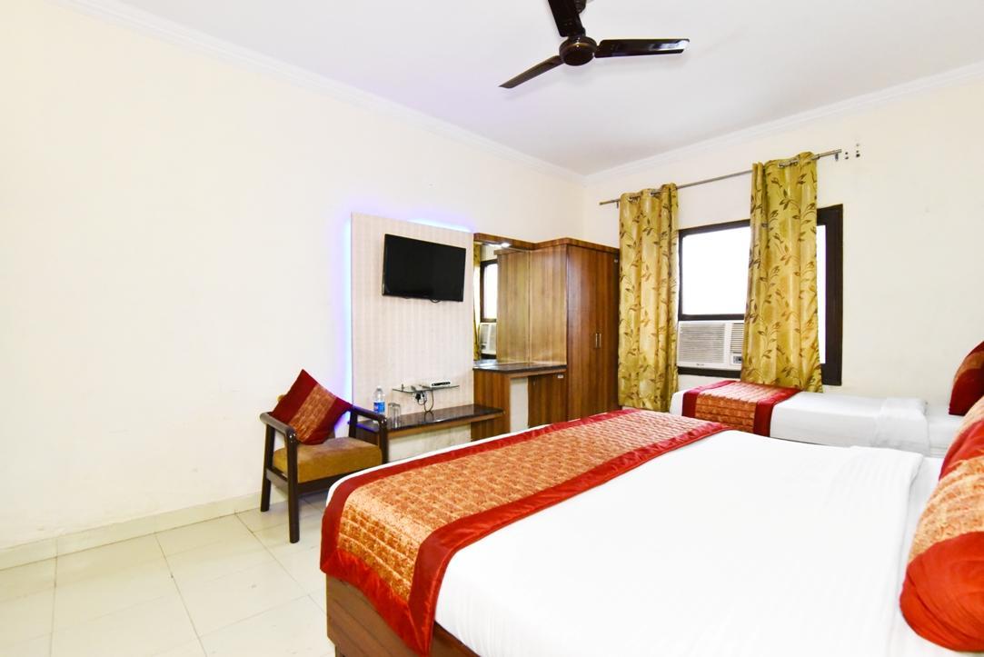 אמריצר Hotel B-Comfort מראה חיצוני תמונה